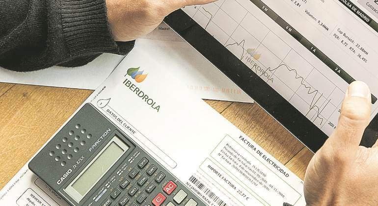 El Gobierno mantiene a las familias numerosas como beneficiarias del bono social de la luz