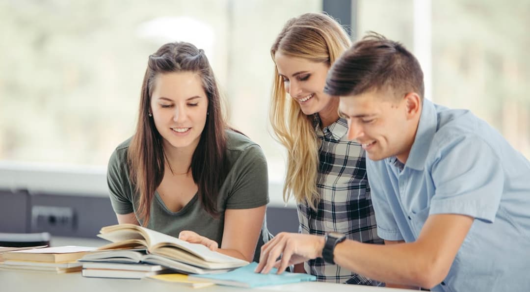 Ayudas para alumnos en su último año de Universidad Pública