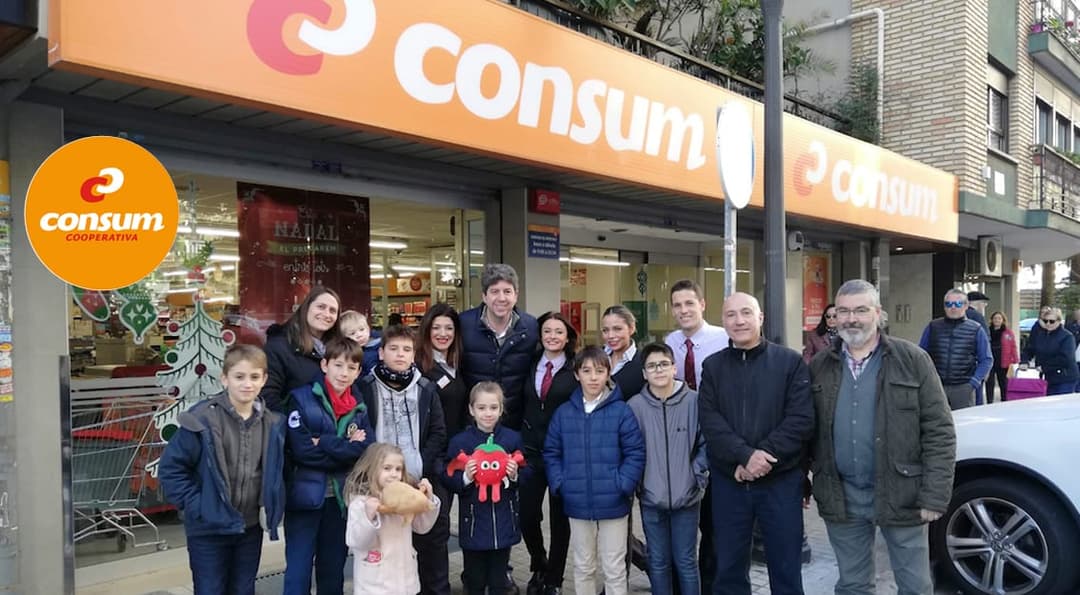 Entrega solidaria de alimentos y productos de primera necesidad