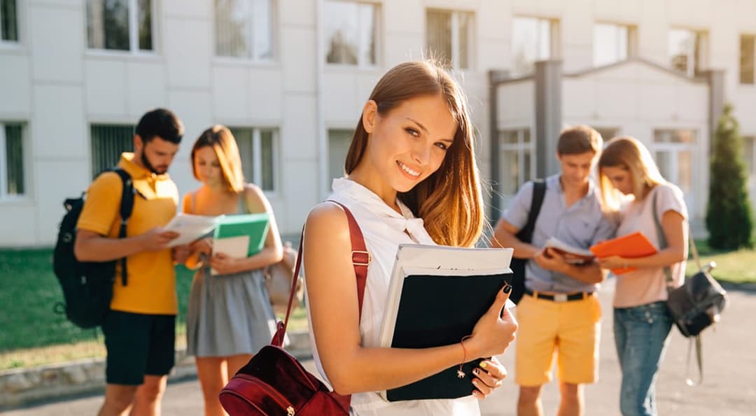 Solicitud de becas de carácter general para el curso académico 2019-2020, para estudiantes que cursen estudios postobligatorios