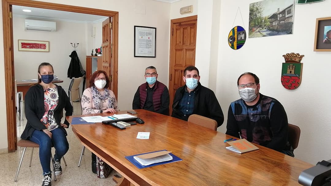 Nos reunimos con el alcalde de Montserrat para tratar temas que atañen a las Familias Numerosas